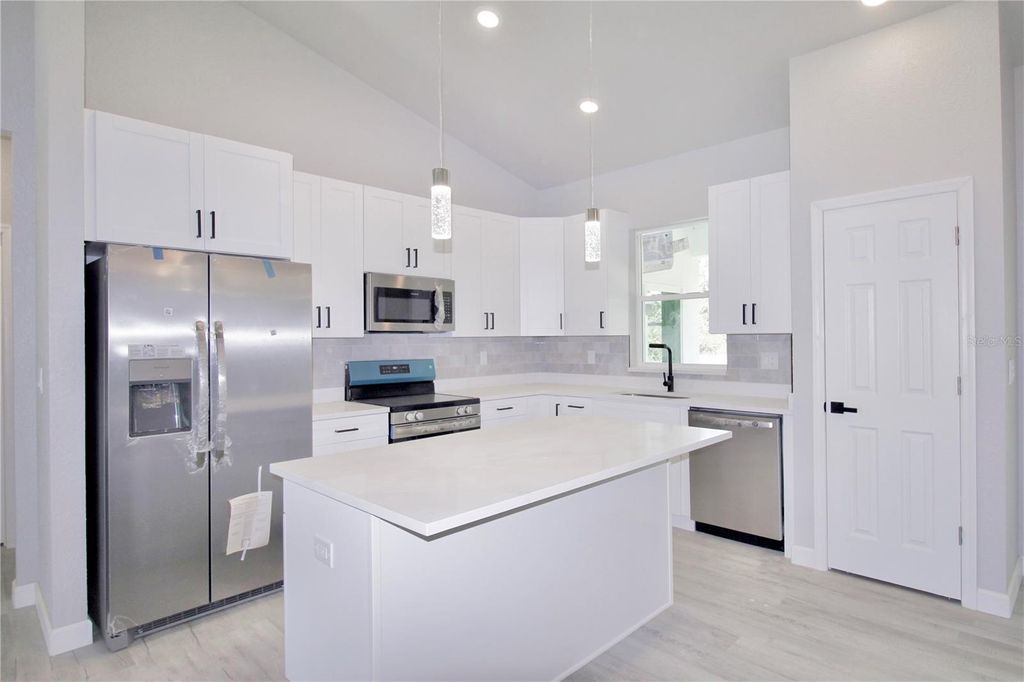 Photo of 4000 Garienda Avenue, Sebring, FL 33872 (MLS # O6400435)