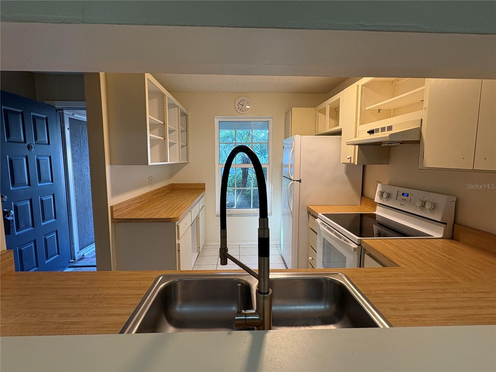 BAY TOWNE - Residential