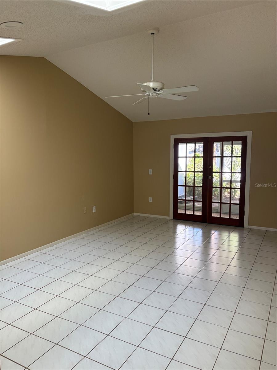 BAY TOWNE - Residential