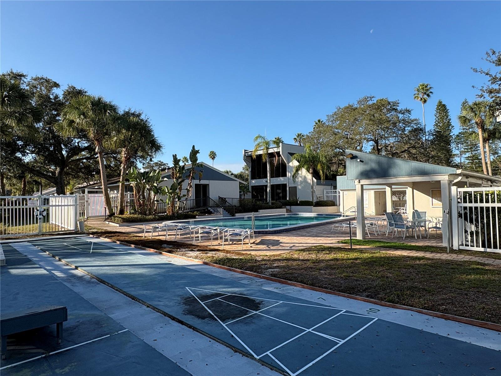 BAY TOWNE - Residential