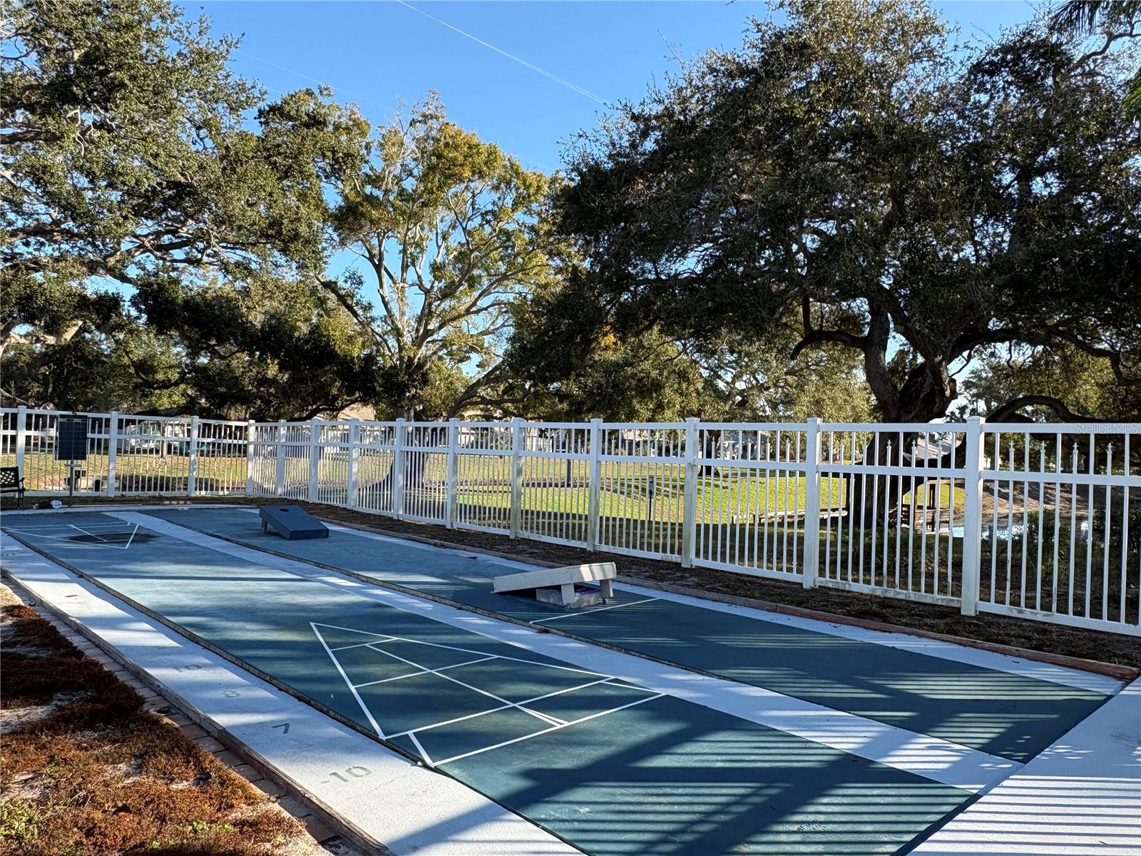 BAY TOWNE - Residential