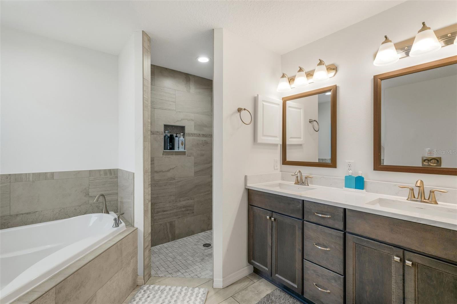 INVERNESS VILLAGE UNIT 04 - Residential