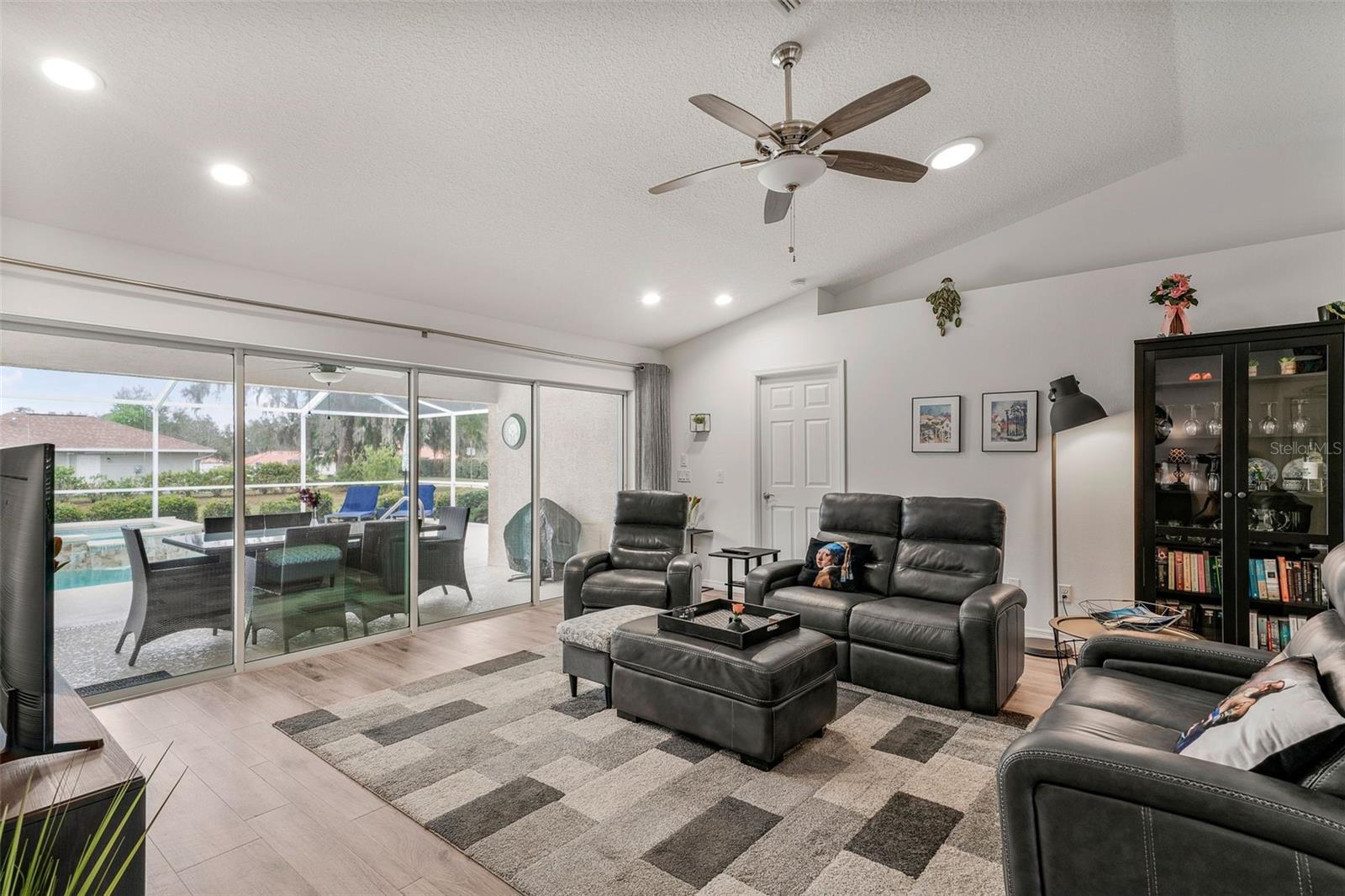 INVERNESS VILLAGE UNIT 04 - Residential