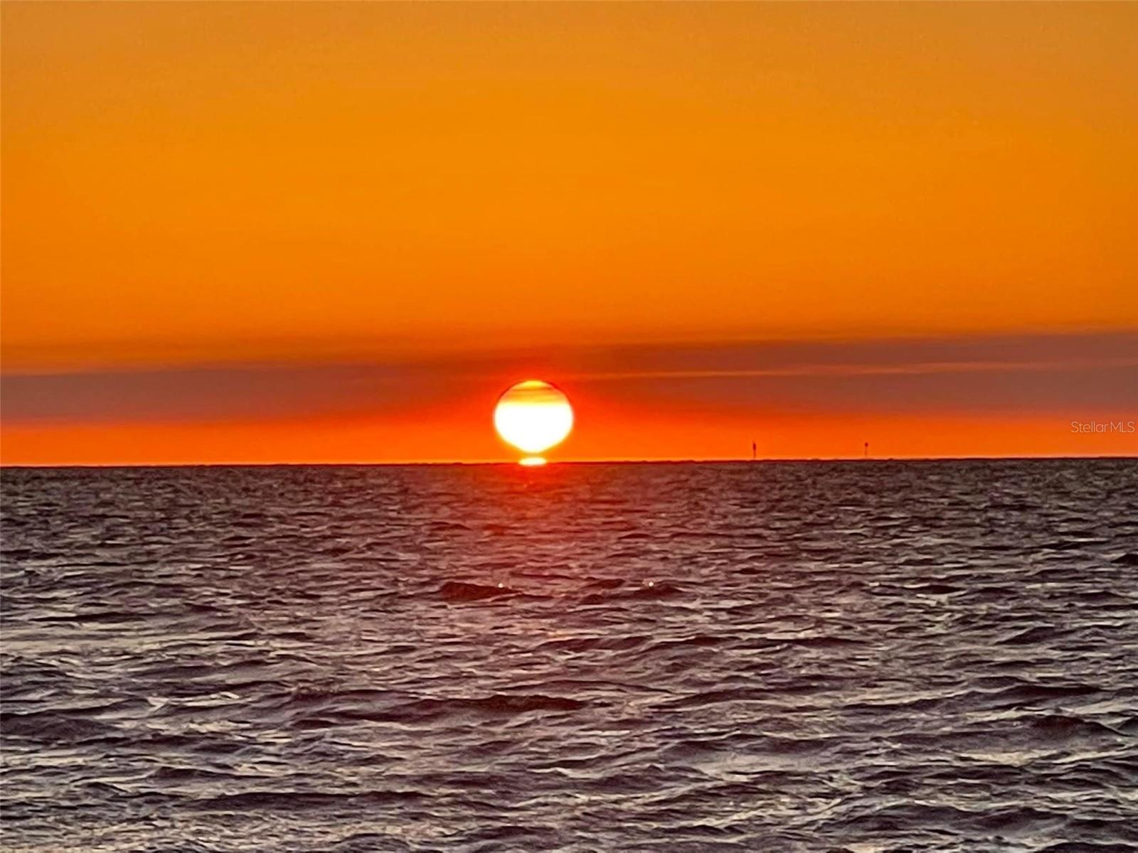 FLOR A MAR - Residential