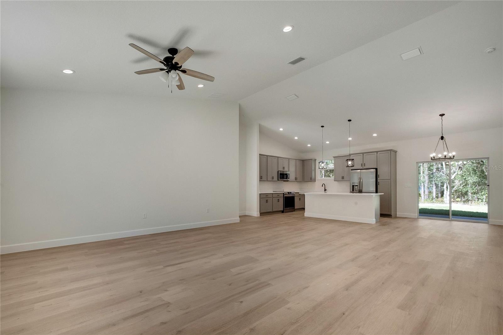 8104 N SANTOS DRIVE