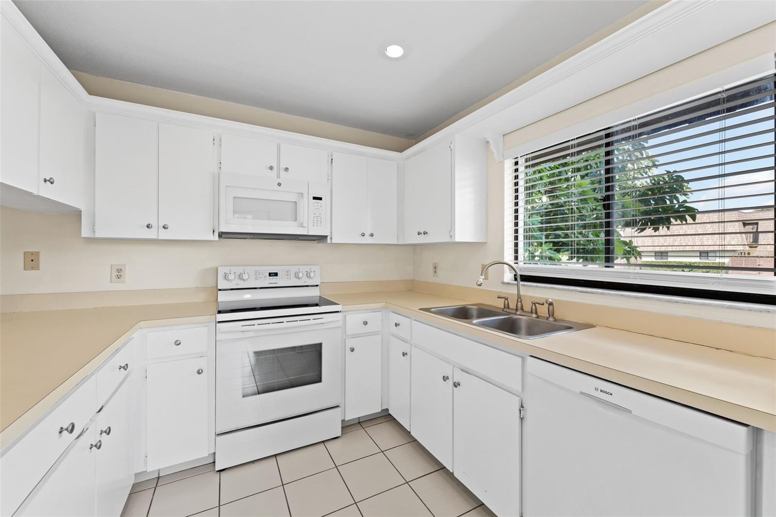 QUAIL RUN A CONDO - Residential