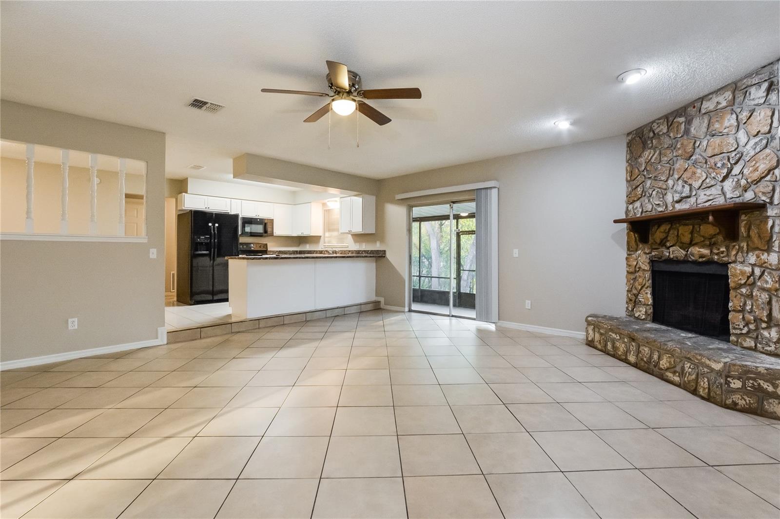 GATEWOOD PH 01 - Residential Lease