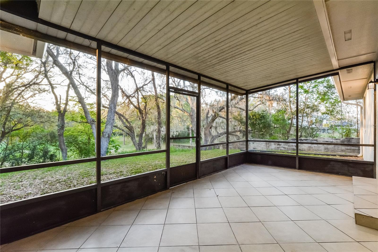 GATEWOOD PH 01 - Residential Lease