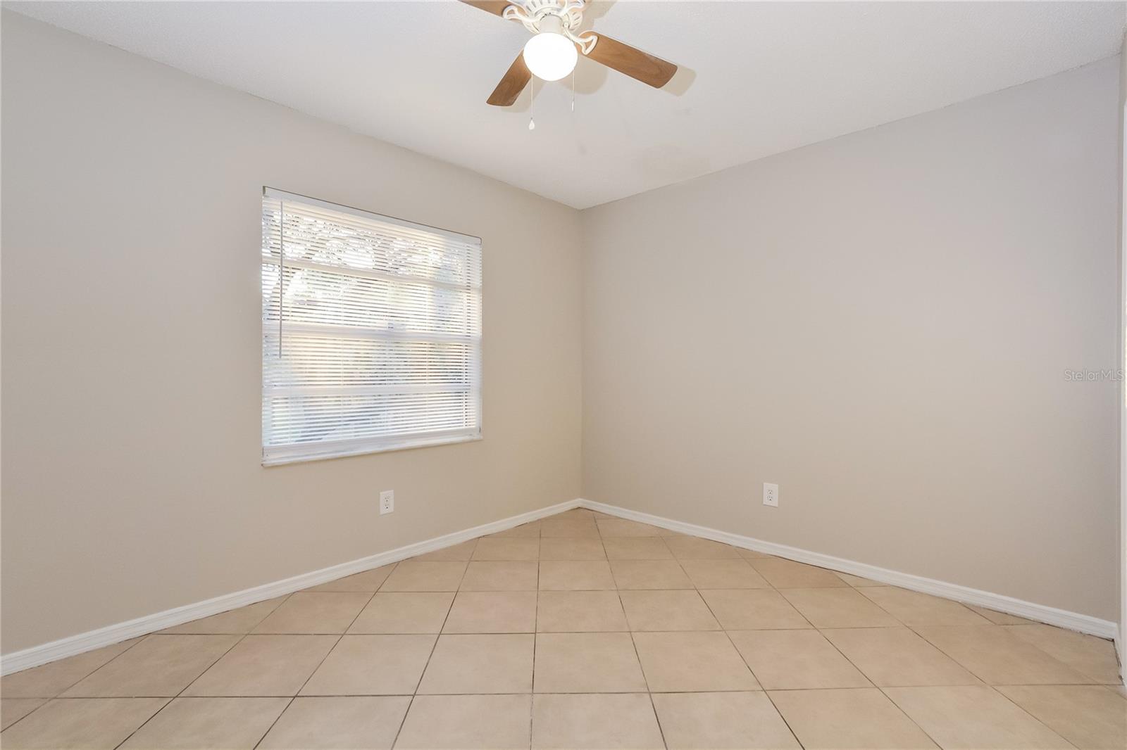 GATEWOOD PH 01 - Residential Lease