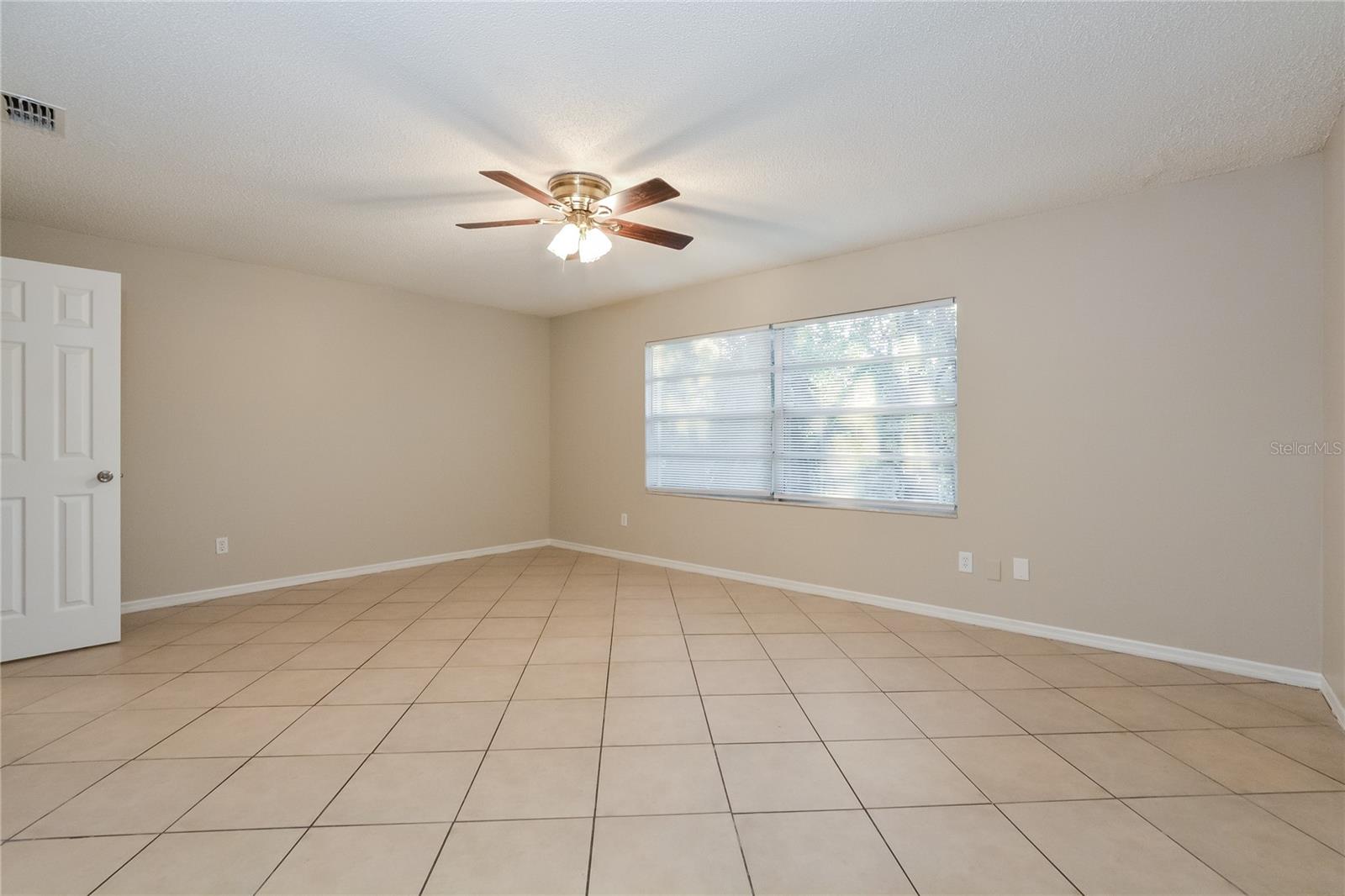 GATEWOOD PH 01 - Residential Lease