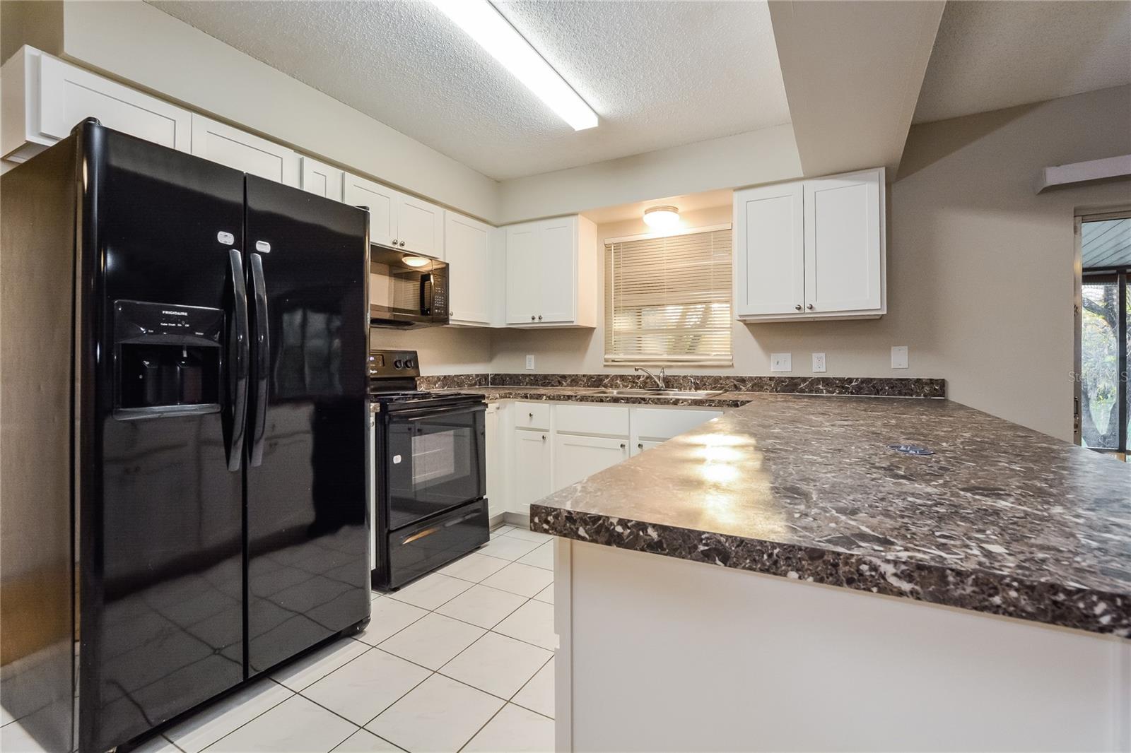 GATEWOOD PH 01 - Residential Lease