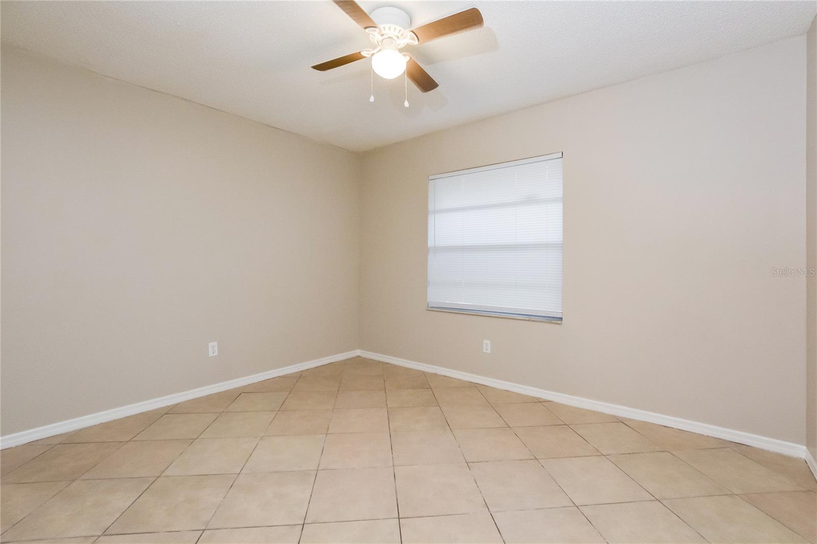 GATEWOOD PH 01 - Residential Lease