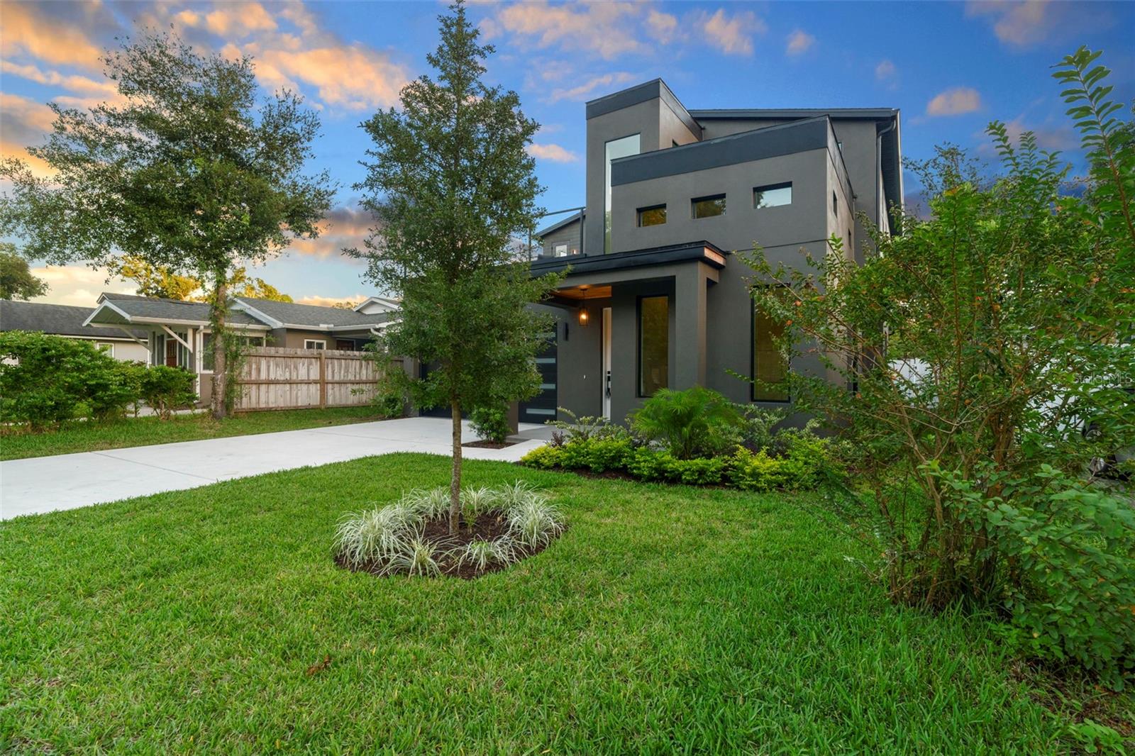 COLLEGE PARK GOLF COURSE - Residential