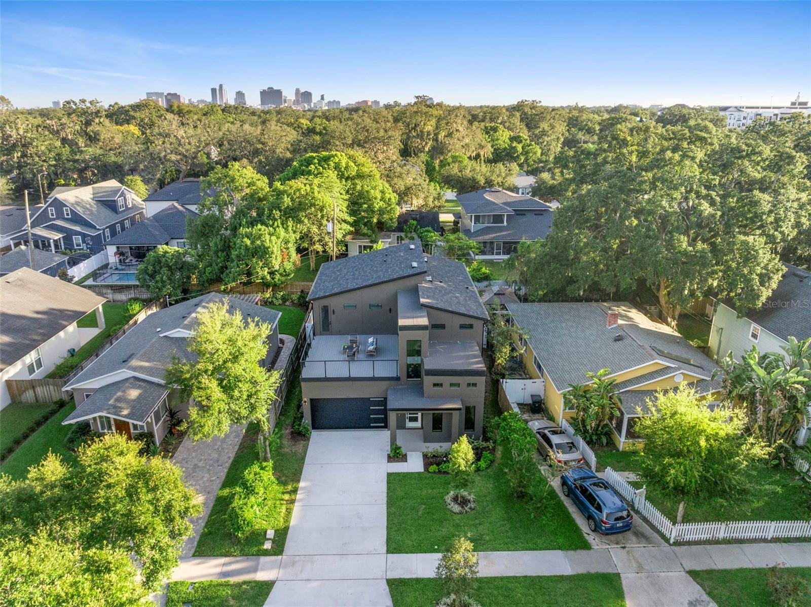 COLLEGE PARK GOLF COURSE - Residential