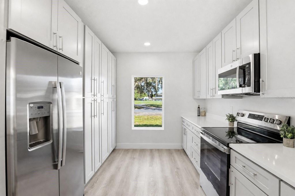 Photo of 1336 Marshall Drive, Leesburg, FL 34748 (MLS # O6410389)