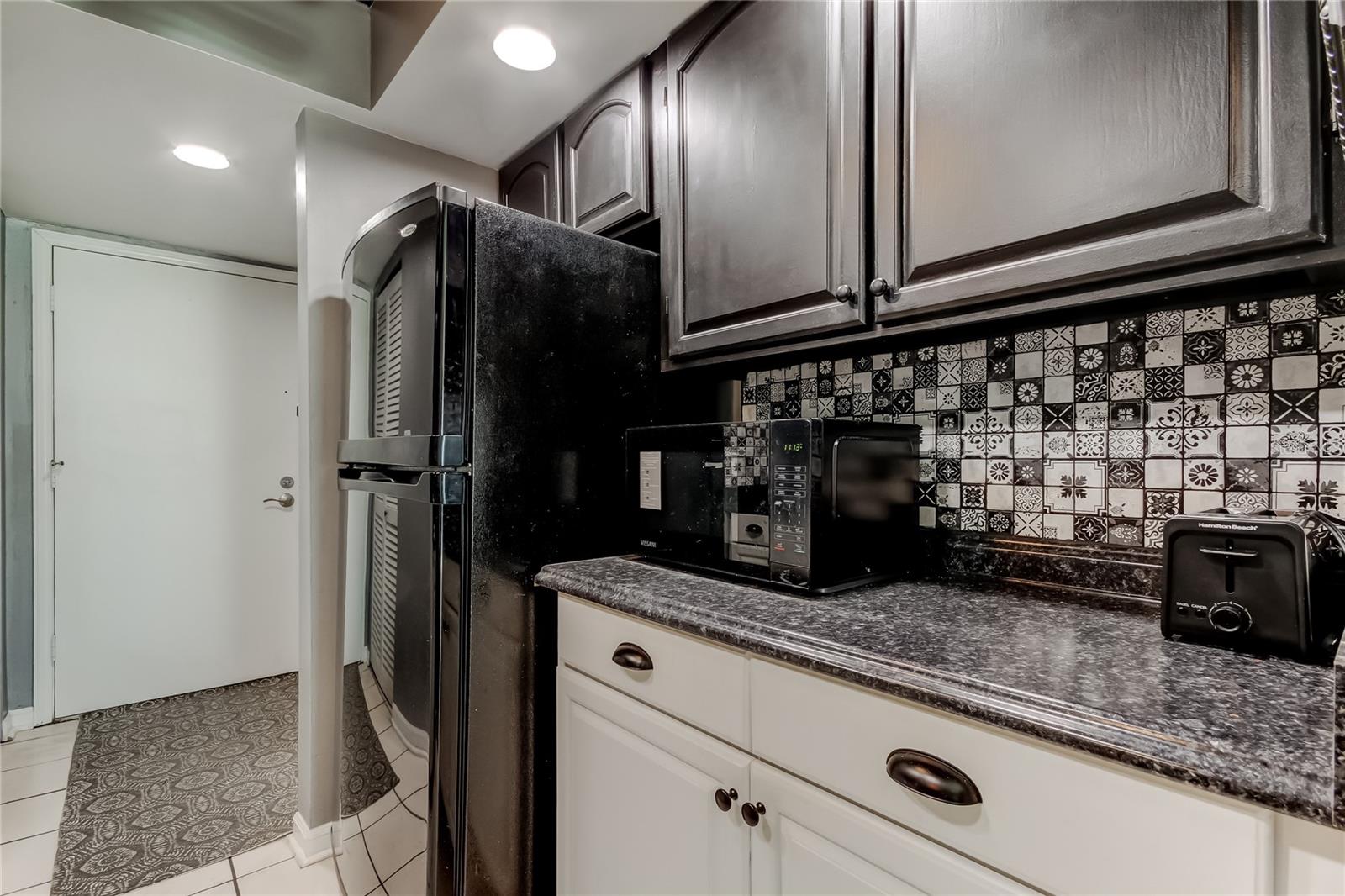 CONTINENTAL TOWERS CONDO - Residential