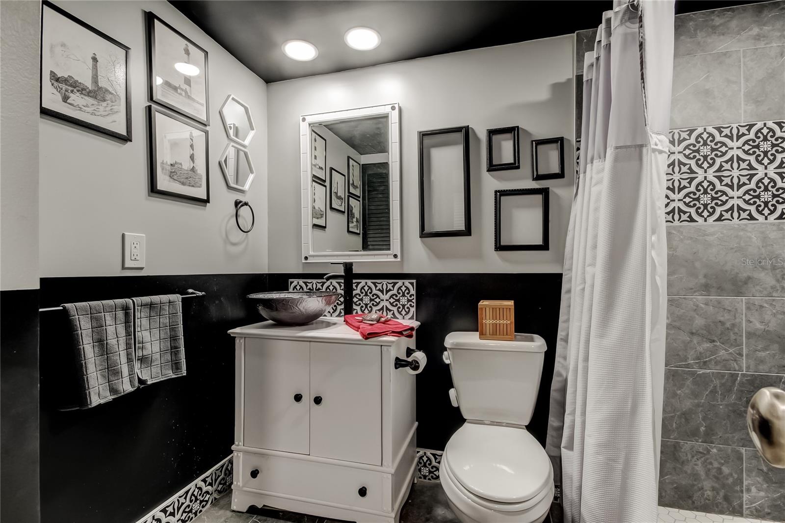 CONTINENTAL TOWERS CONDO - Residential