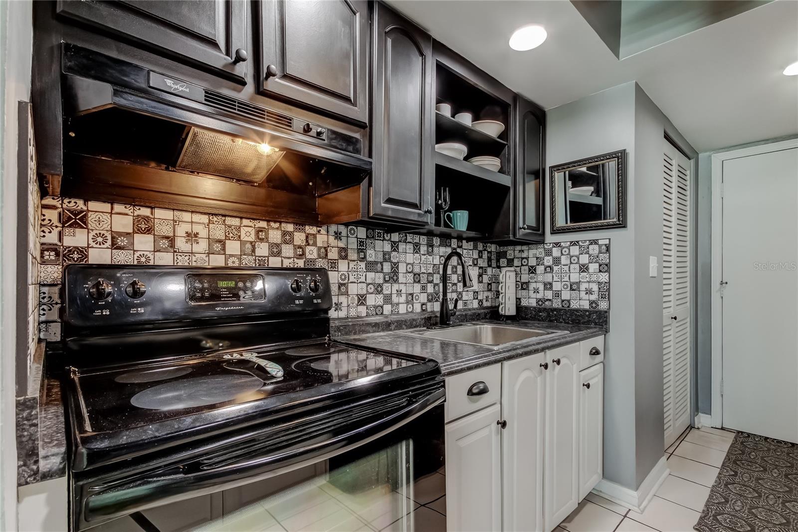 CONTINENTAL TOWERS CONDO - Residential