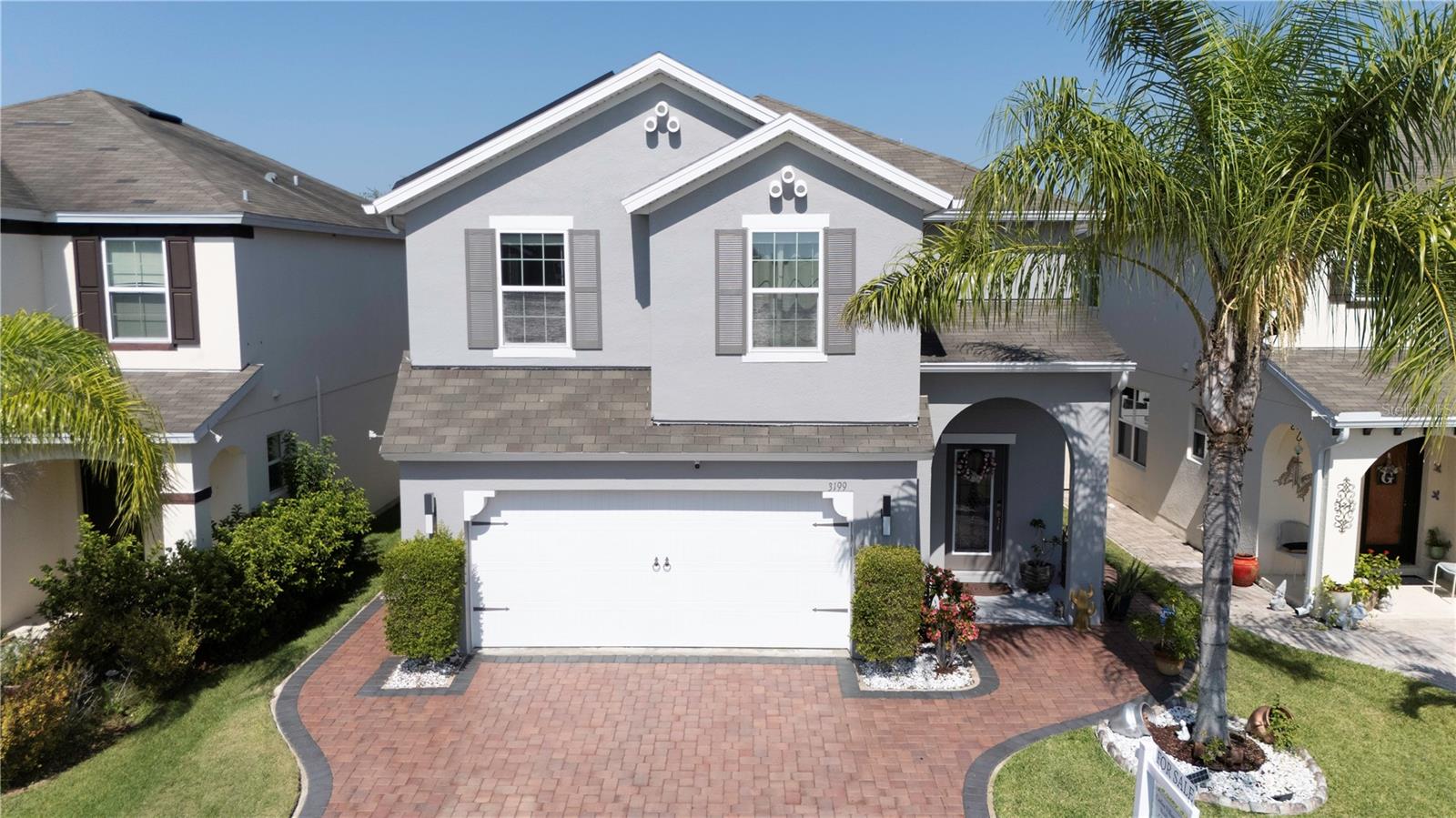 I invite you to meet this beautiful home located in Saratoga Park community in Kissimmee, Florida, very close to Orlando International Airport and to the train station. it's a four-room home three bathrooms with many details you're gonna love, it has a beautiful oak wood ladder, the Closets in the room Master are super spacious. the home has pavers, a beautiful vegetation and a spectacular courtyard where you can spend amazing moments with your family or cook a rich BBQ. This home also has solar panels and you must not worry about water quality, as it has a water filtration system for the entire home. Don't miss a chance to meet this home why you're gonna surprise yourself