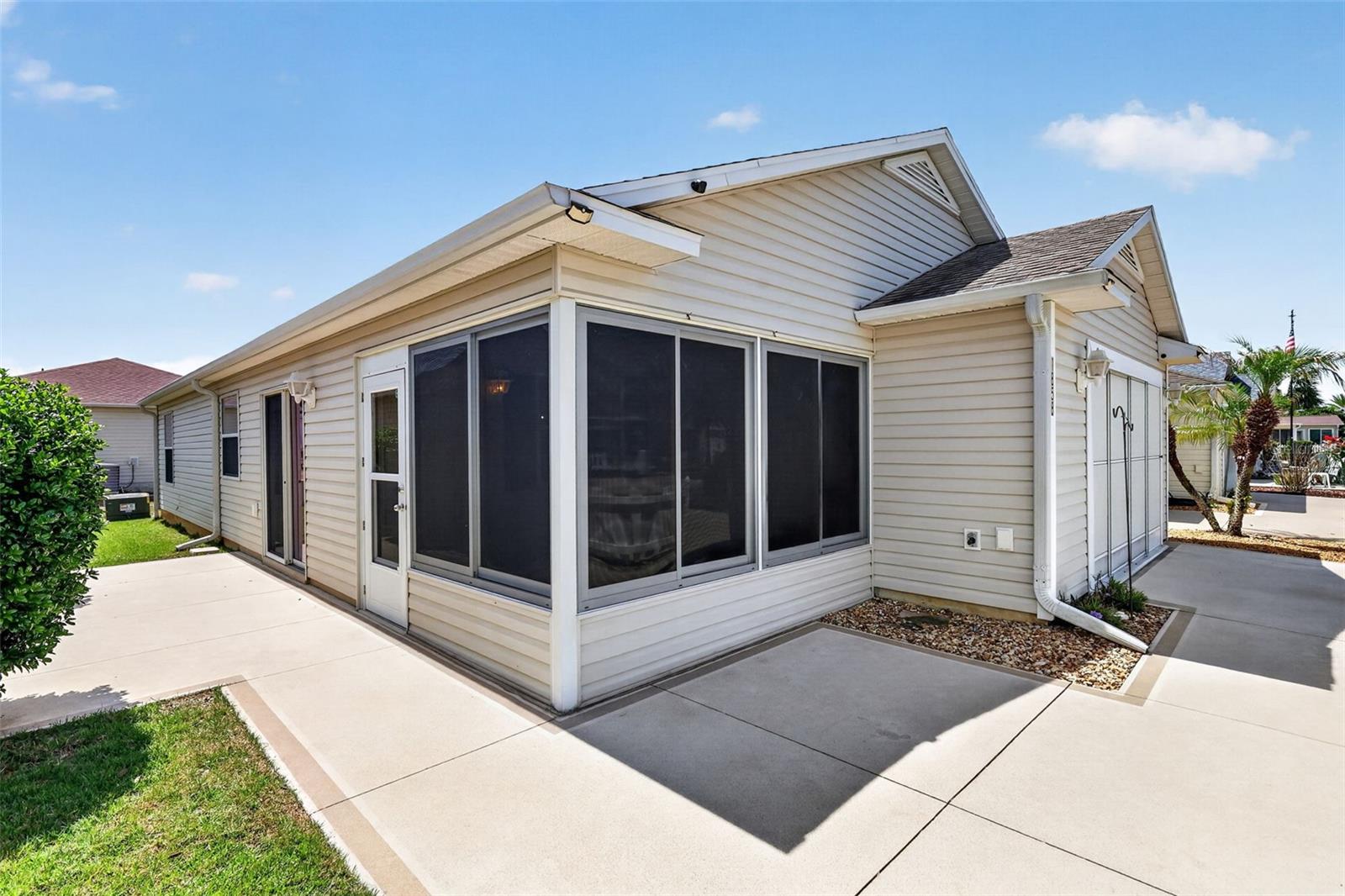 1858 ENDSLEY COURT