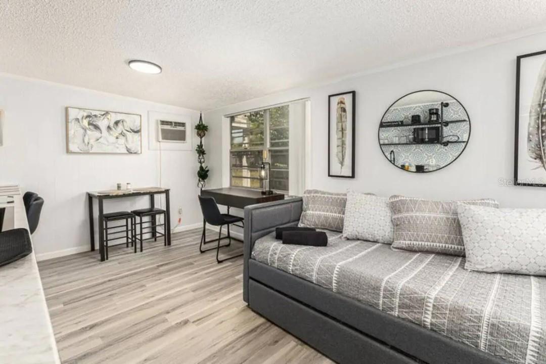 PINE HILLS MANOR 02 - Residential