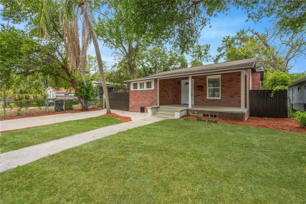 Photo of 3206 E 24th Avenue, Tampa, FL 33605 (MLS # TB8501293)