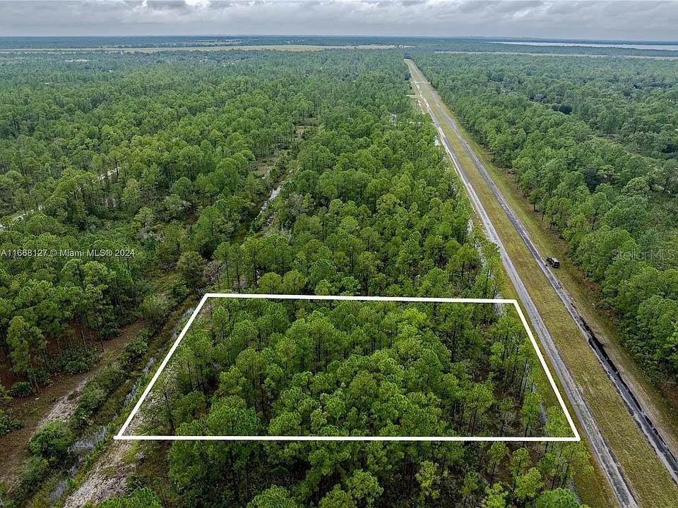 Exclusively listed by Sunland Real Estate: This 0.50-acre lot is located in the scenic community of Indian Lake Estates, FL. Set in a peaceful, natural environment, it’s an ideal opportunity to build your dream home. High and dry. Indian Lake Estates offers access to Lake Walk-In-Water, one of Polk County’s largest lakes, known for great fishing and boating. Residents enjoy a golf course, tennis courts, a clubhouse, and a private marina. Conveniently located near Lake Wales and Orlando, Indian Lake Estates offers quiet, rural living with easy access to shopping, dining, and outdoor activities.