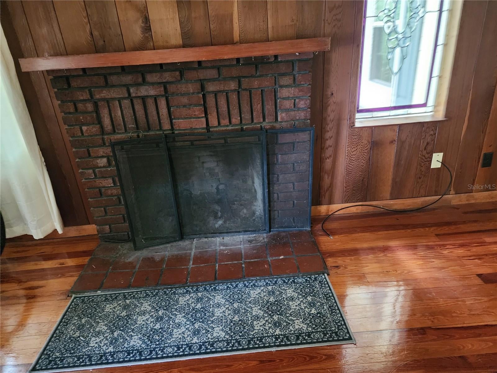 1427 NE 10TH STREET