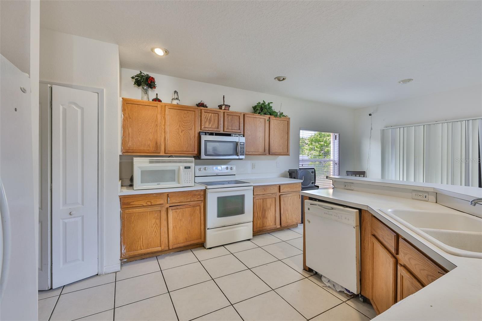 WELLINGTON NORTH AT BAY PARK - Residential