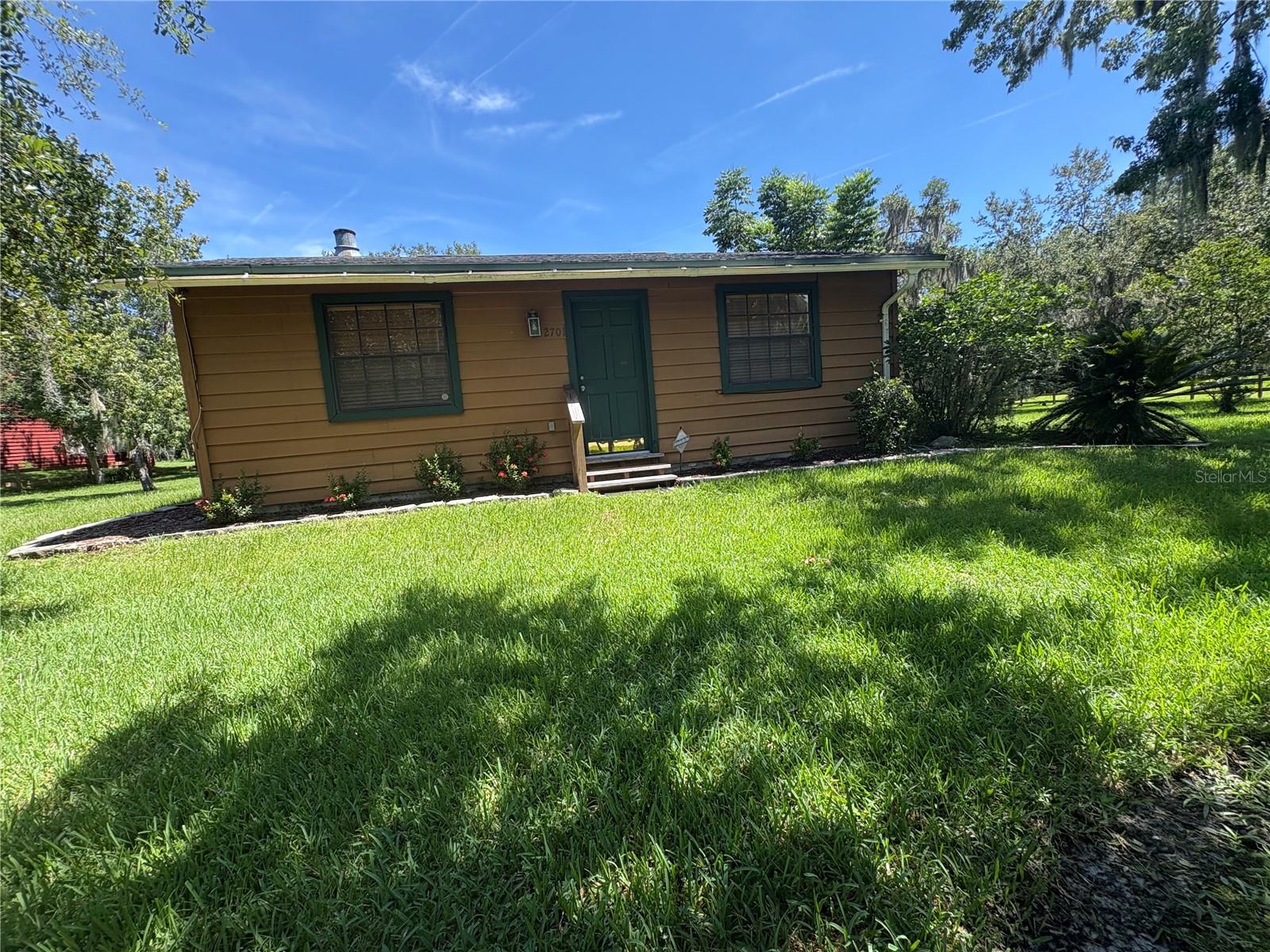 Escape to this charming 2-bedroom, 1-bath cabin tucked away in a peaceful community. Perfect for comfortable living, this home offers a warm, rustic feel with modern conveniences.
Spacious living area with natural light
Two cozy bedrooms
Fully equipped kitchen
One full bathroom
Quiet neighborhood atmosphere
Conveniently located near shopping, dining, and local attractions.
Call today for your private showing!