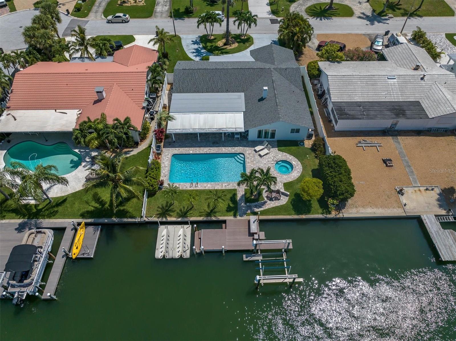 THREE PALMS POINT - Residential