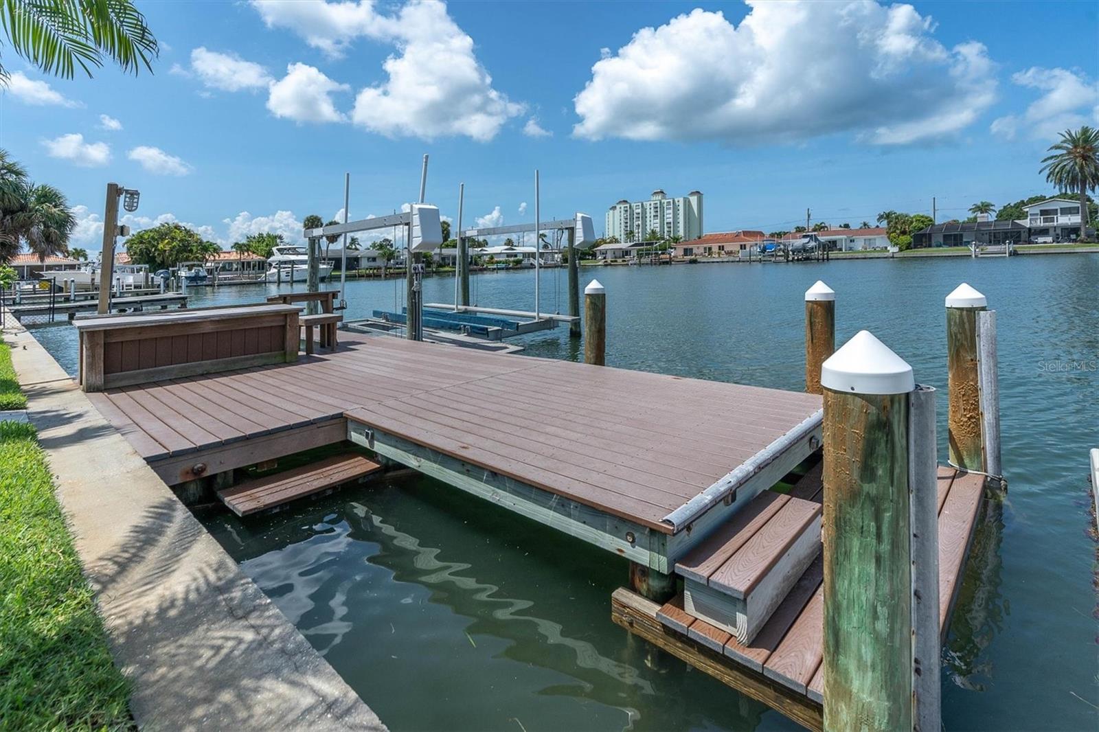 THREE PALMS POINT - Residential
