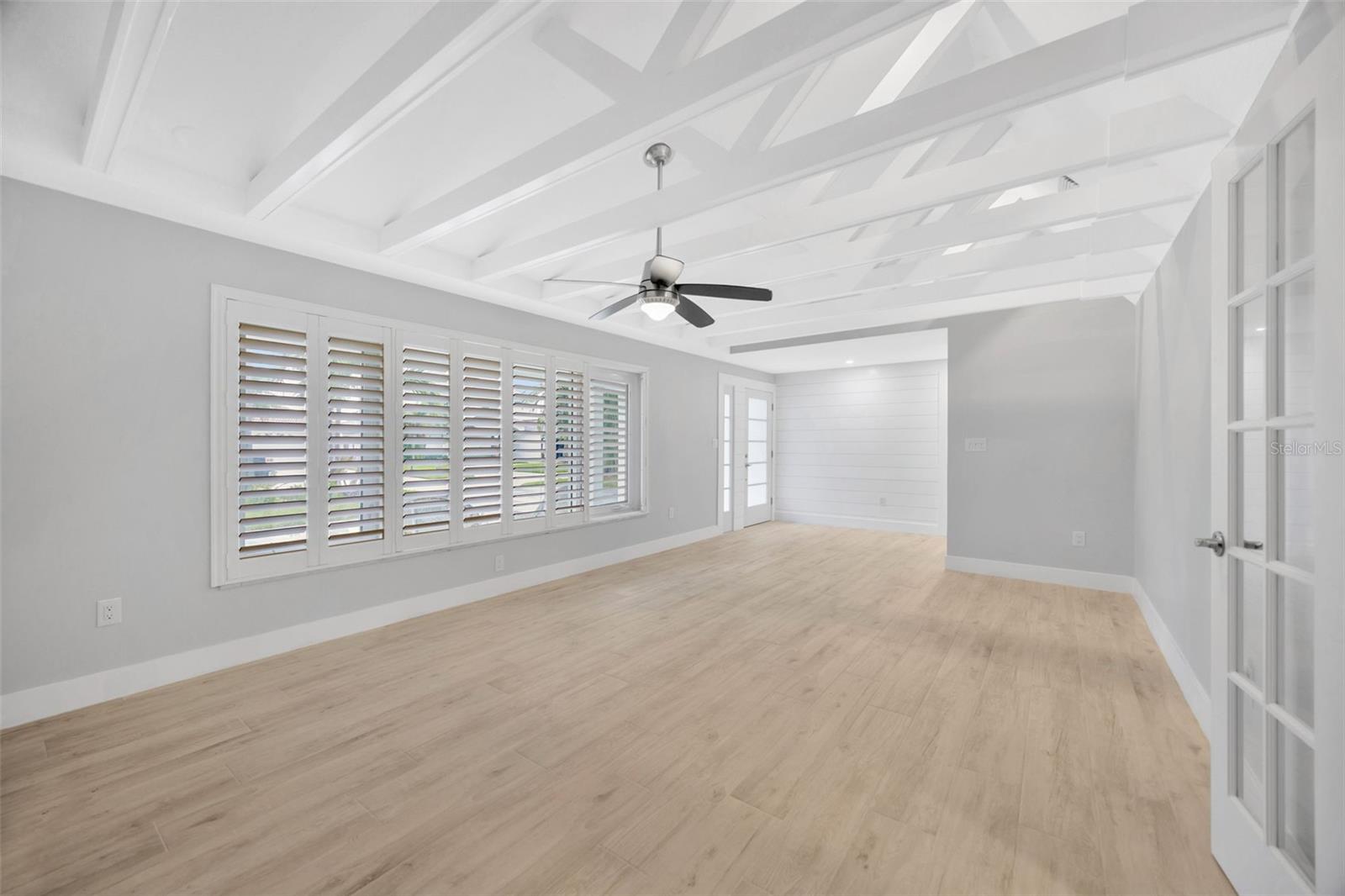 THREE PALMS POINT - Residential