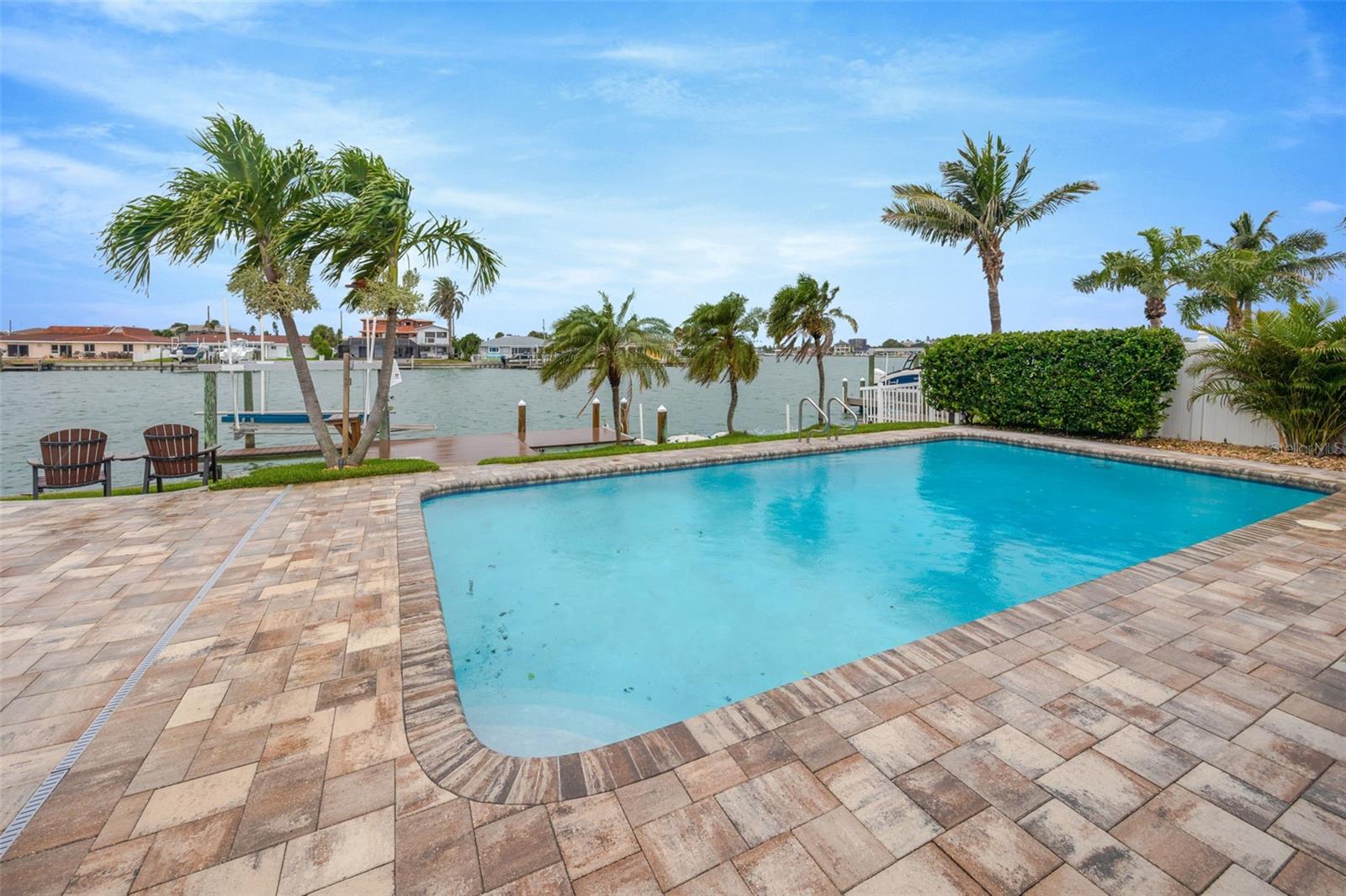 THREE PALMS POINT - Residential