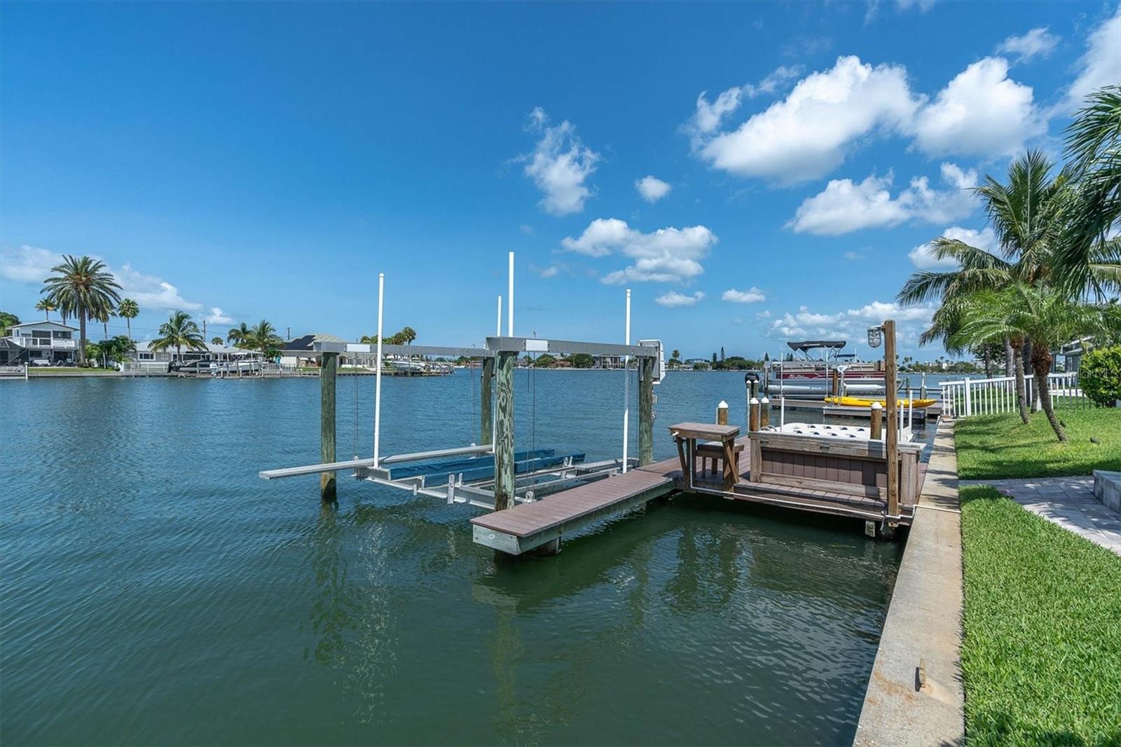 THREE PALMS POINT - Residential