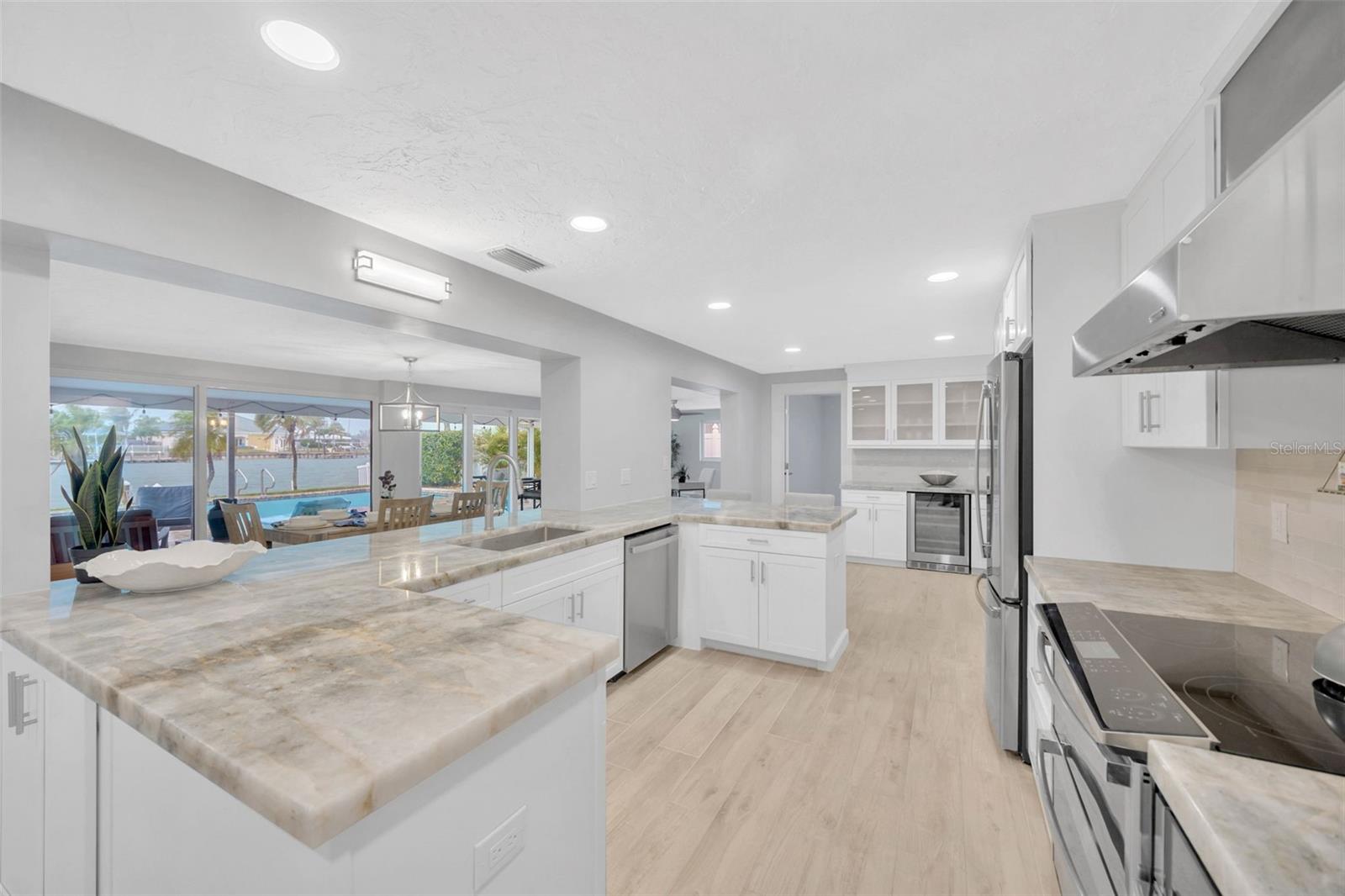 THREE PALMS POINT - Residential