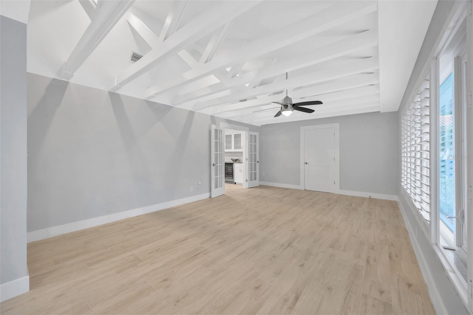 THREE PALMS POINT - Residential