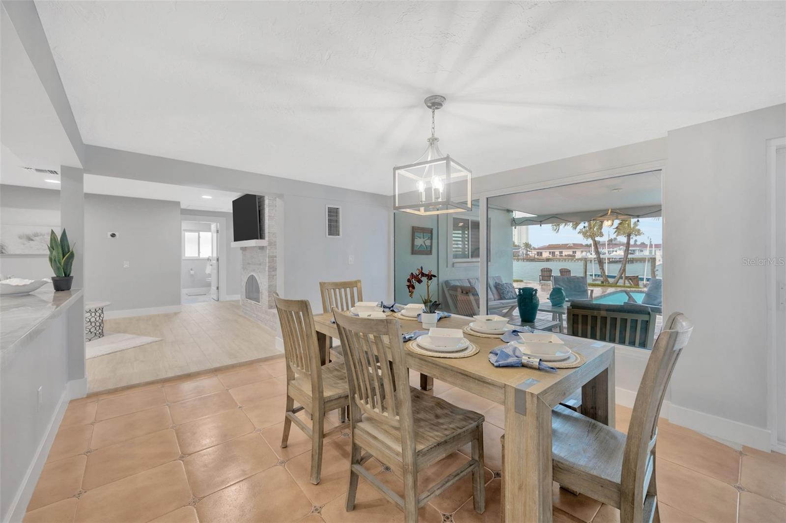 THREE PALMS POINT - Residential