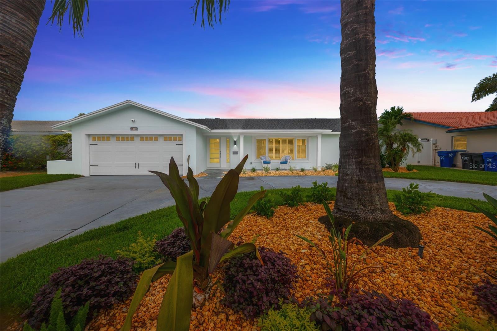 THREE PALMS POINT - Residential