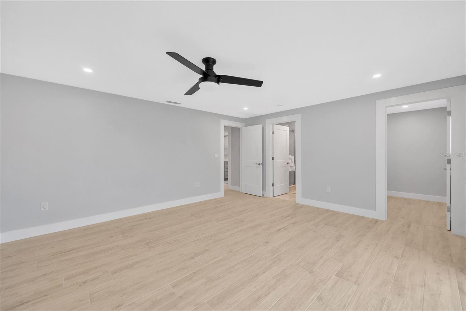 THREE PALMS POINT - Residential