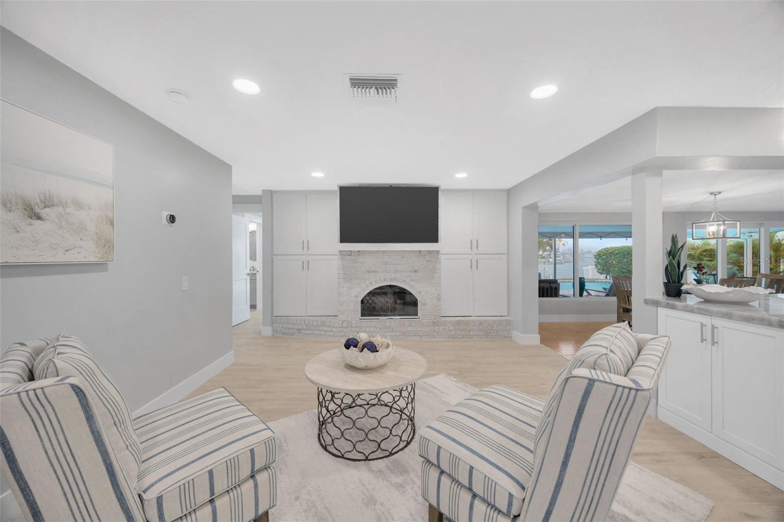 THREE PALMS POINT - Residential