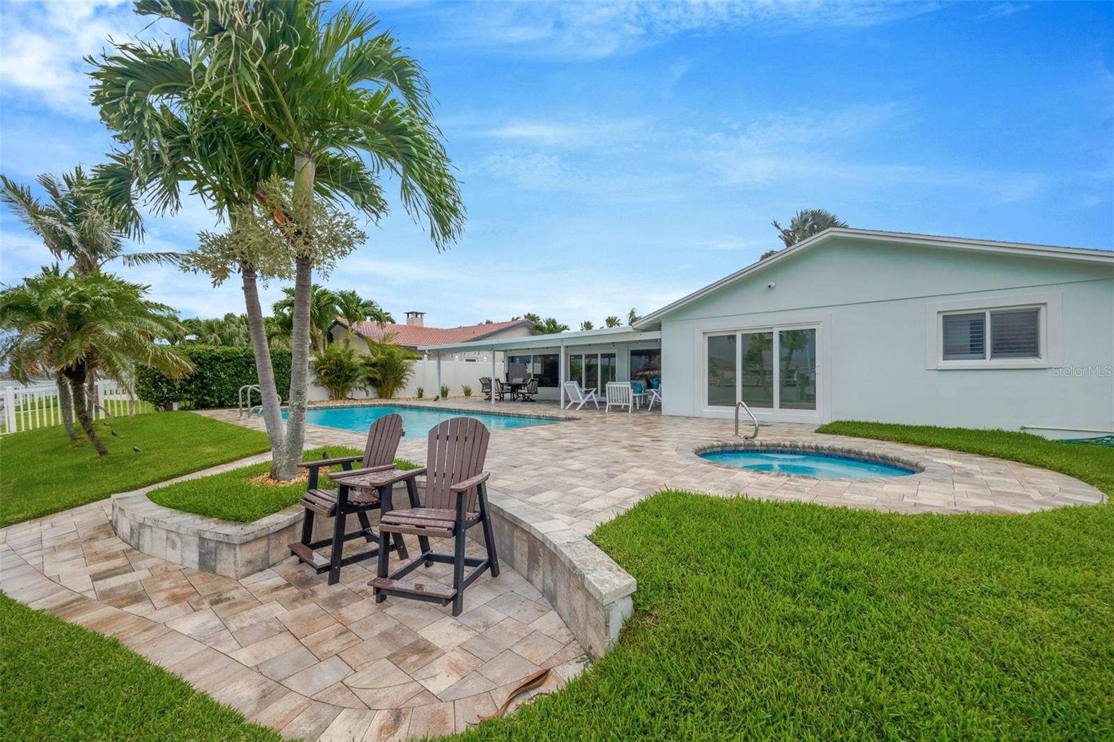 THREE PALMS POINT - Residential