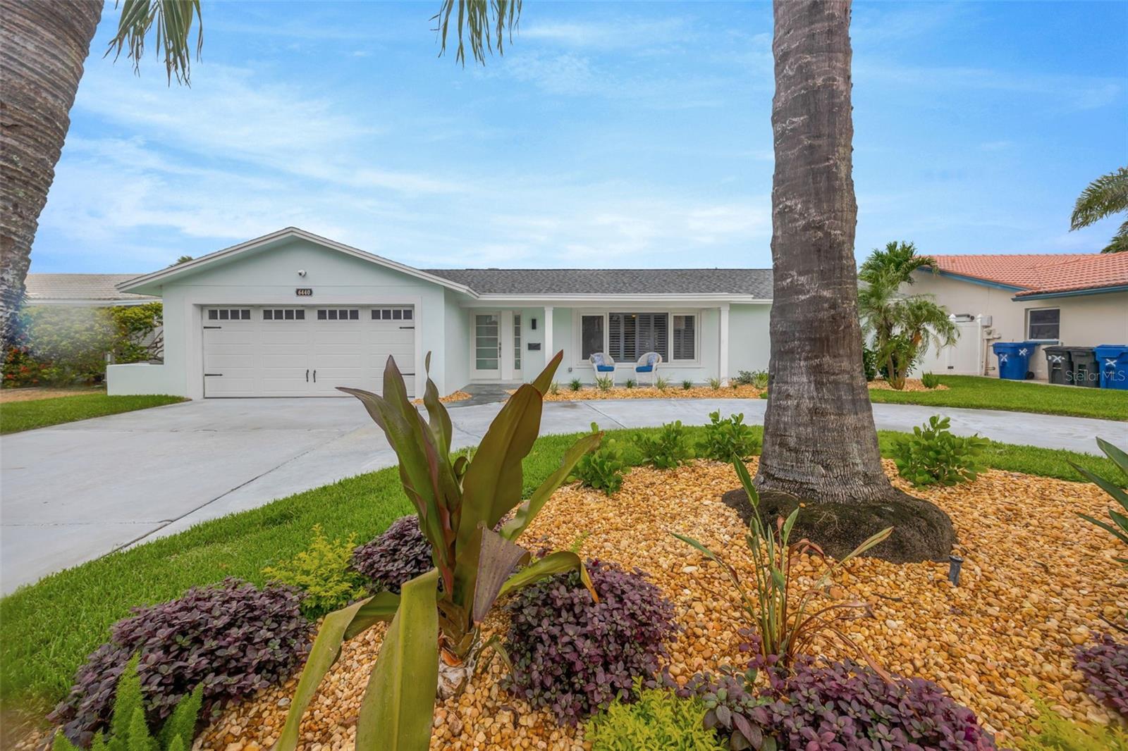 THREE PALMS POINT - Residential