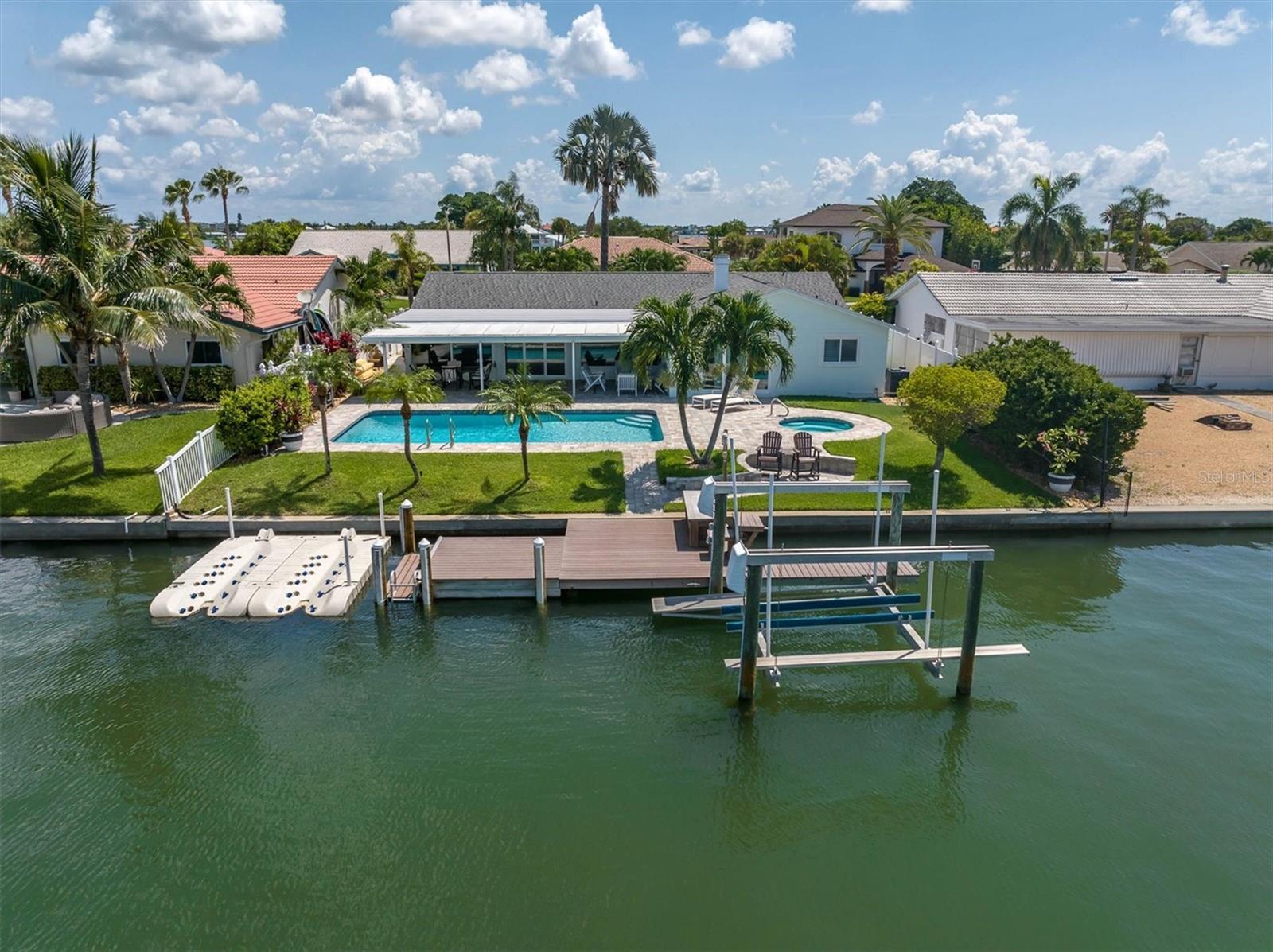 THREE PALMS POINT - Residential