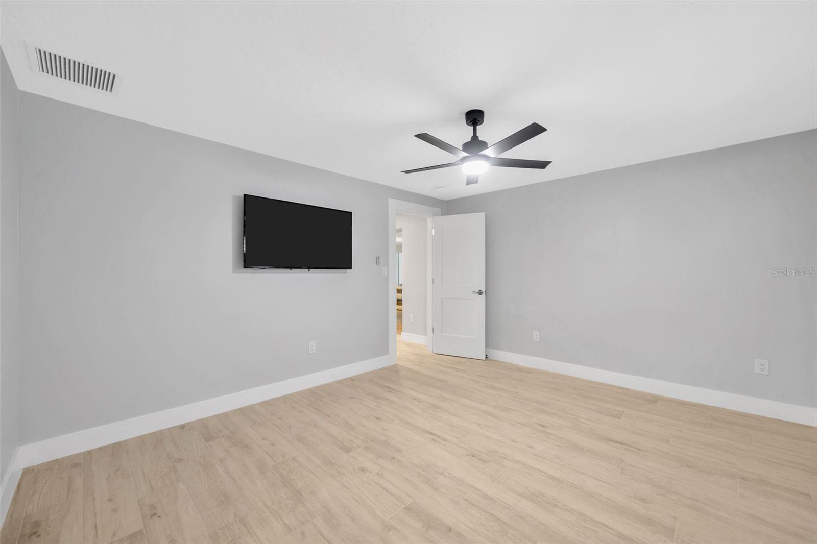 THREE PALMS POINT - Residential