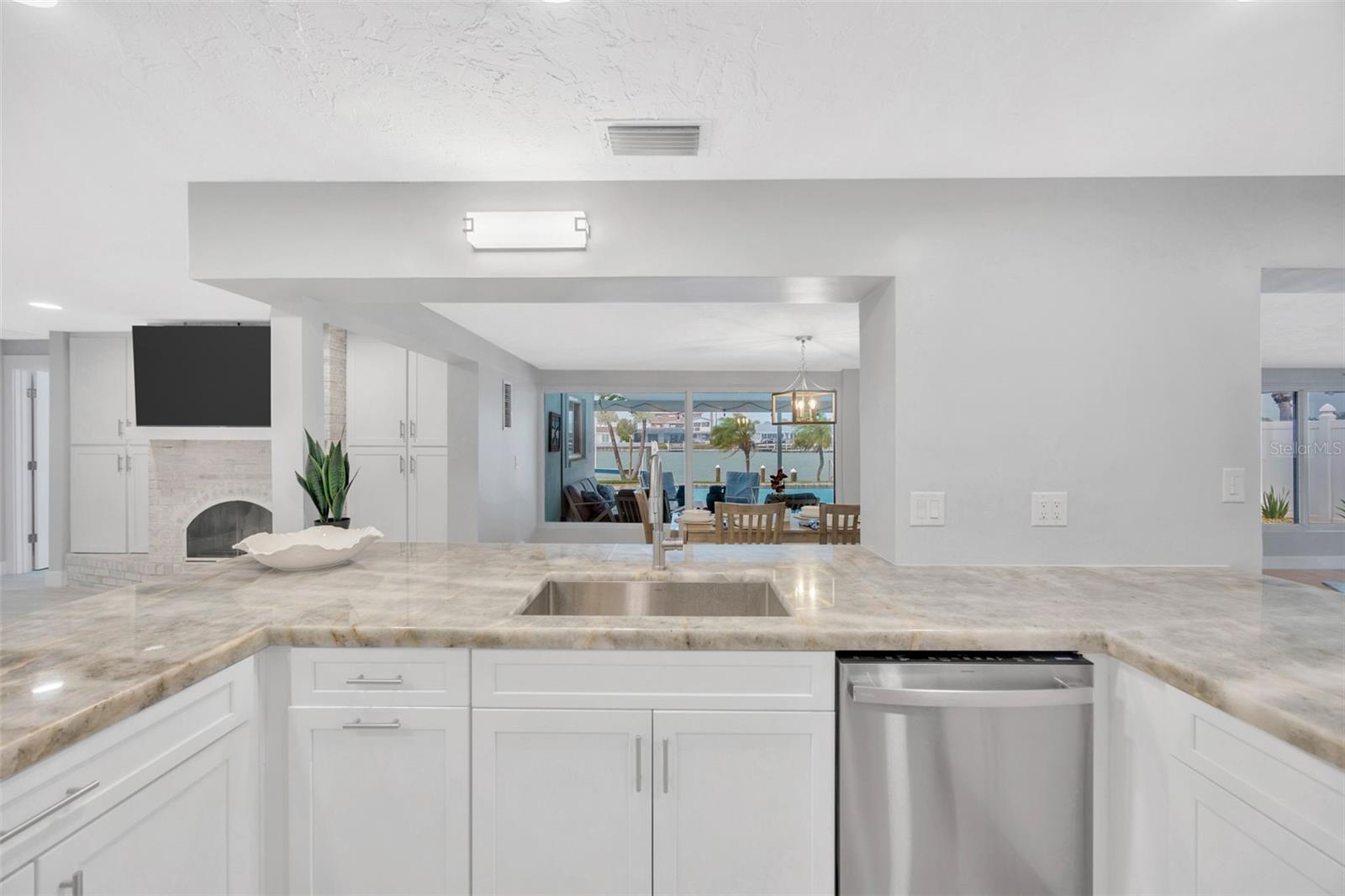 THREE PALMS POINT - Residential