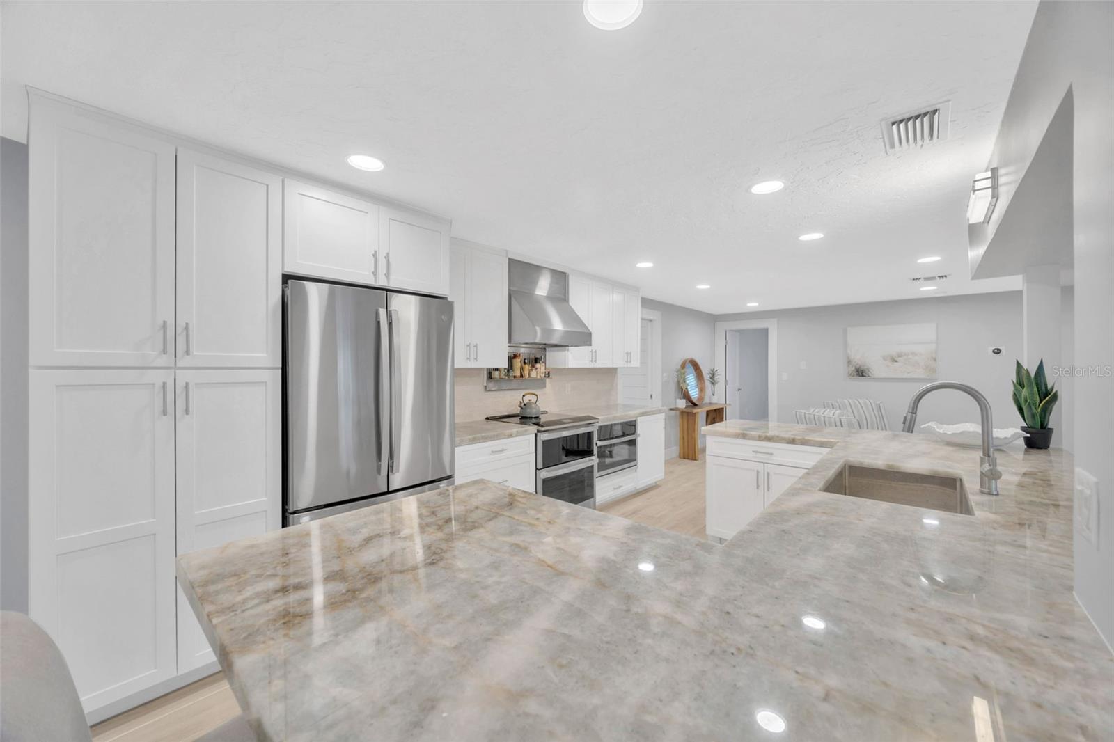 THREE PALMS POINT - Residential