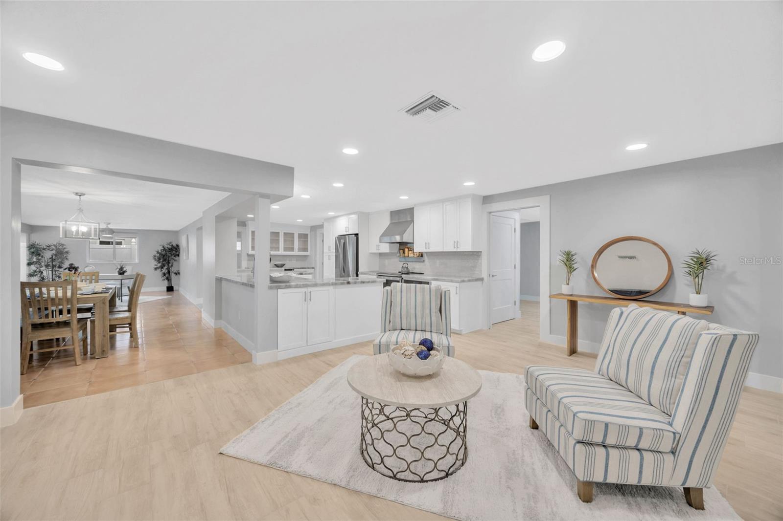 THREE PALMS POINT - Residential