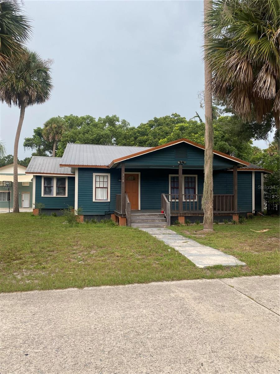 CLAKES BLK 14 HOWRYS ADD DELAND - Residential Income