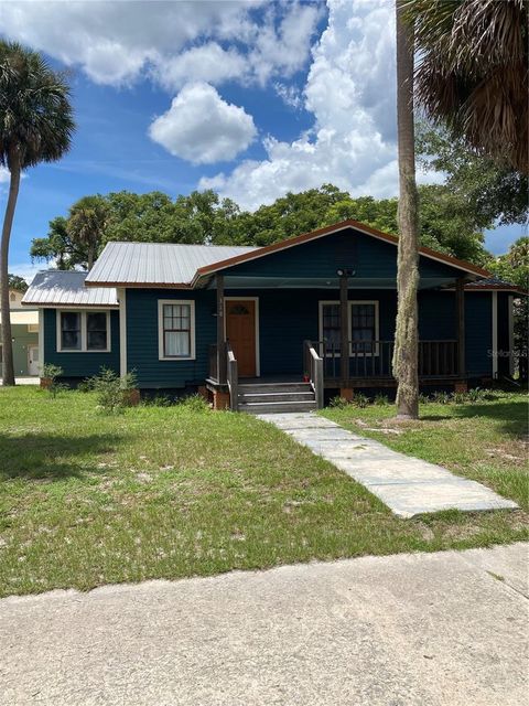 318 S CLAKE STREET DELAND FL 32720